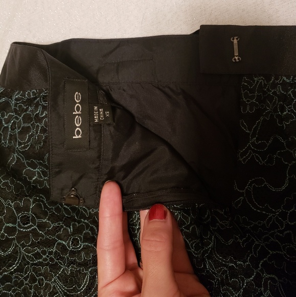 Adorable Bebe Lace Ruffled Miniskirt XS - Picture 2 of 2